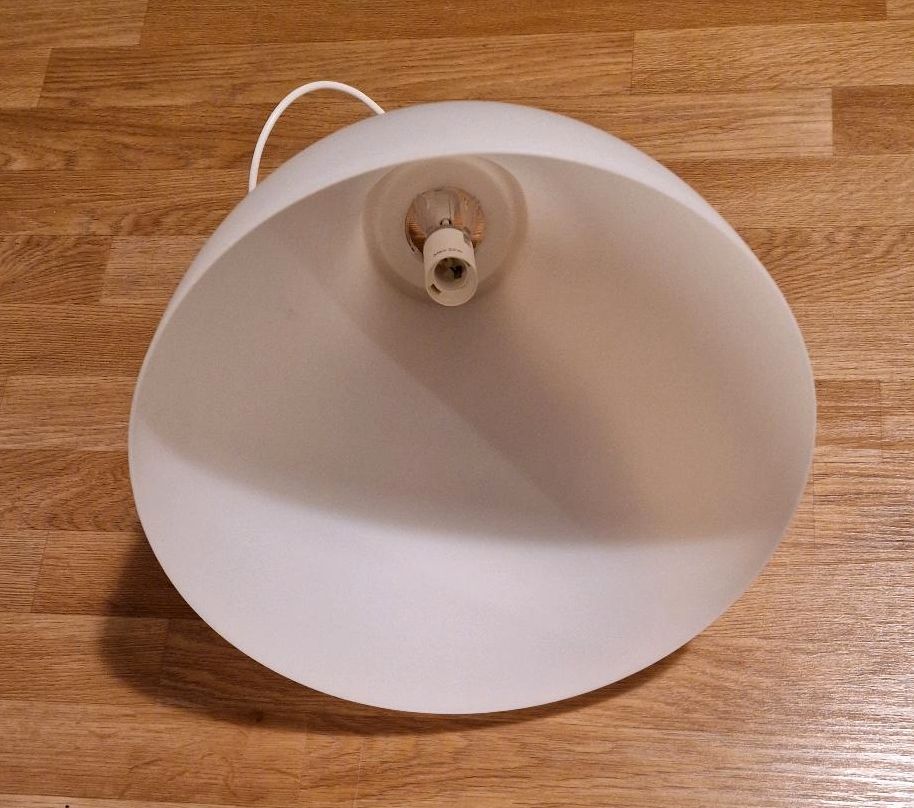 Deckenlampe IKEA weiß in Schönebeck (Elbe)