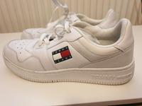 Sportschuhe Tommy Hilfinger Hr. 40 Stuttgart - Stuttgart-Süd Vorschau
