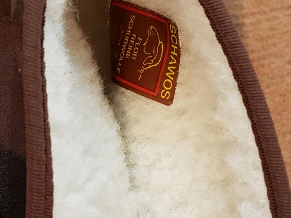 Warme Hausschuhe Schlappen Pantoffeln echte Schafwolle Schurwolle in Vacha