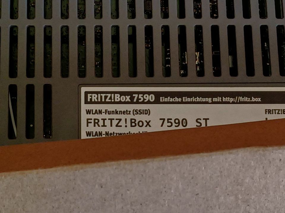 Fritz!Box Fritzbox 7590 ST DSL Router rot weiß ohne Lock in Berlin