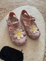 Mini Boden Sandalen Wasserschuhe Gr. 26 Blume rosa Bayern - Markt Schwaben Vorschau