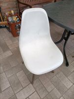 Zu verschenken 2 weiße Stühle mit Holzfüße +Hochtisch mit Stühle Nordrhein-Westfalen - Kevelaer Vorschau