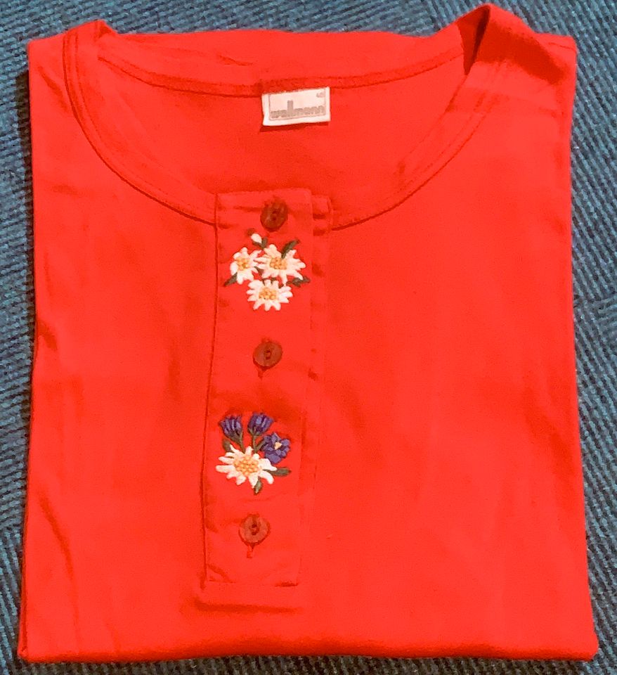 Shirt v. Wollmann mit Blumenstickerei, dunkelrot-weinrot, Gr.40 in Emkendorf