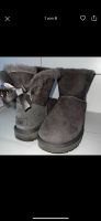 UGG Bailey Bow grau gr.39 Frankfurt am Main - Frankfurter Berg Vorschau