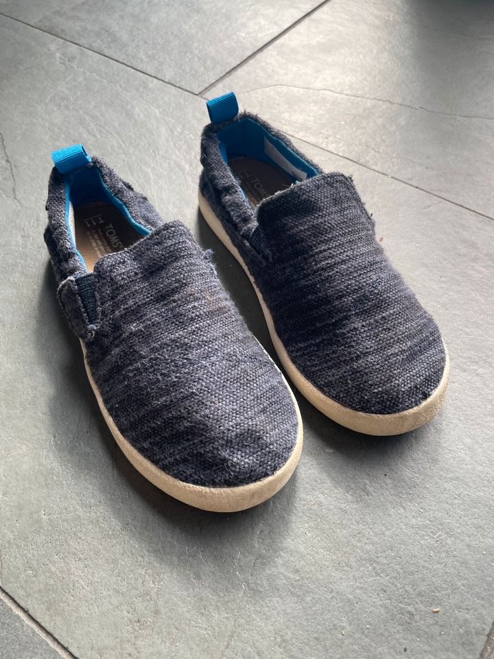 Toms Stoffschuhe Hausschuhe Gr. 28,5 in Gilching