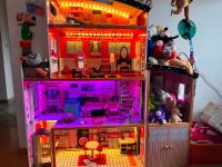 Barbie, Puppenhaus, viel Zubehör, Nordrhein-Westfalen - Erkelenz Vorschau