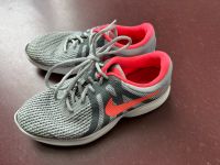 Nike Sneaker Gr. 38,5 grau/pink Hessen - Darmstadt Vorschau