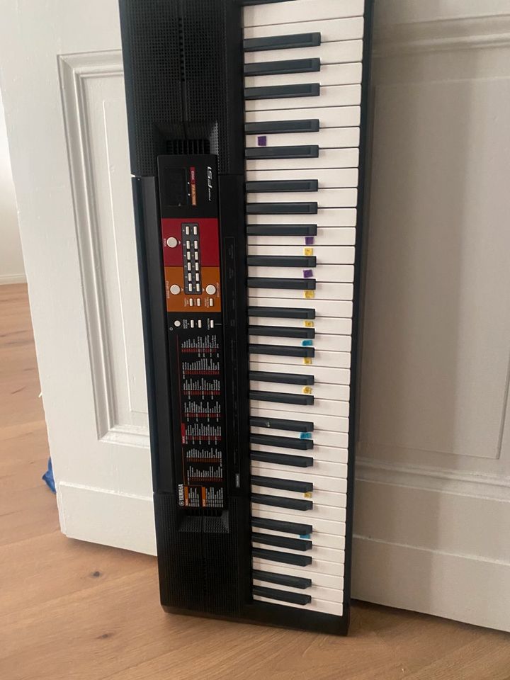 Yamaha Digital Keyboard PSR F51 wie neu in Berlin