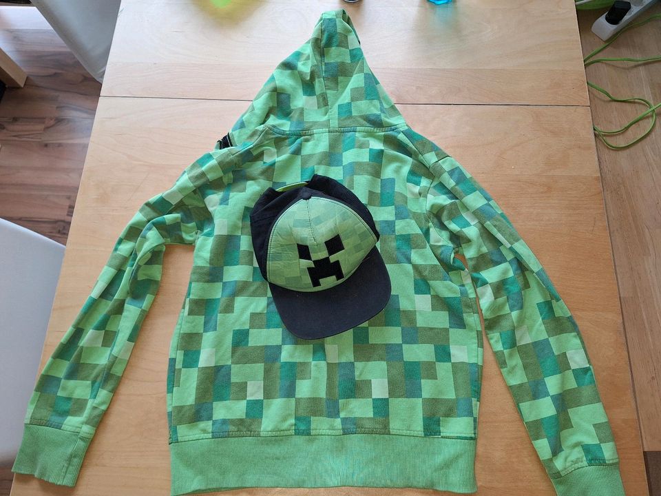 Minecraft Hoodie und Cap Größe 140/146 in Mittenwald