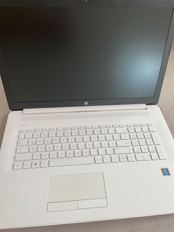 Hp laptop in weiß mit intel Pentium Gold in Herne