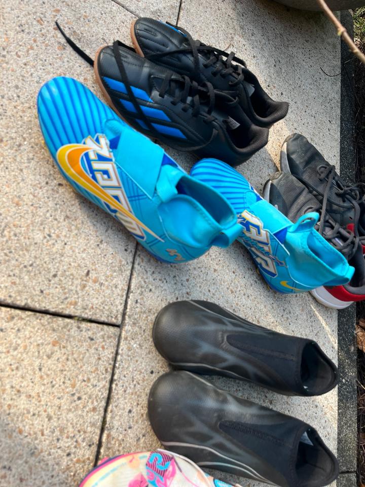 Fußballschuhe Sneaker Kinder, Nike, Puma,Gr. 35, 38 37,37,5 in Moers