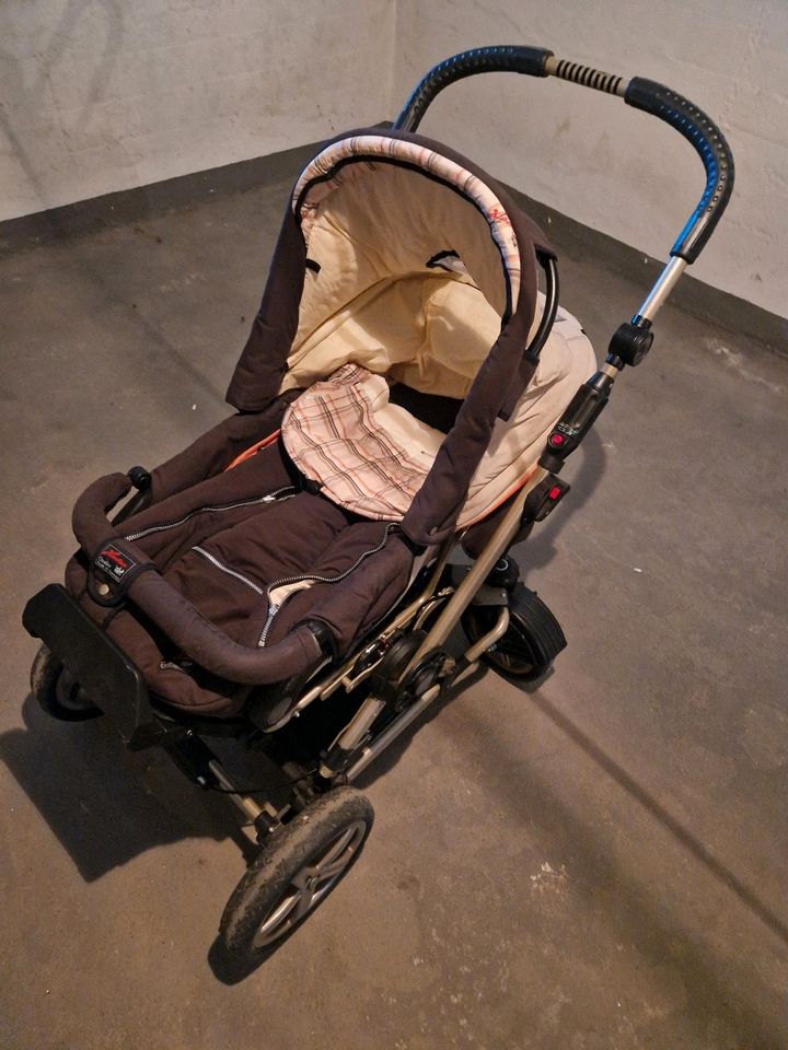 Kinderwagen mit mehreren Funktionen in Troisdorf