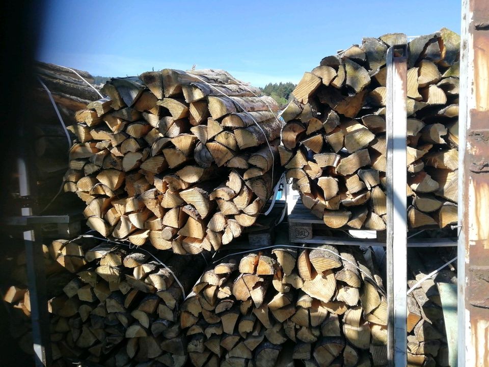 Brennholz trocken in Achslach