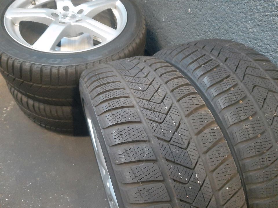 Winterkomplettradsatz Enzo 8Jx18 mit Pirelli Bereifung in Limburg