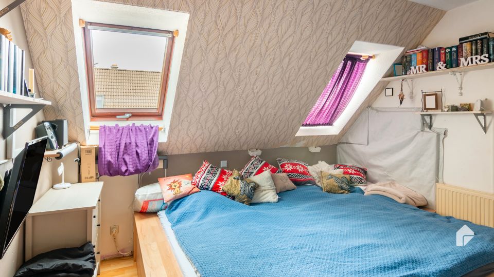 Großzügige 3-Zimmer-Dachgeschosswohnung mit fantastischer Aussicht, Balkon, Aufzug und Stellplatz in Judenbach