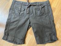 Shorts Vera Moda oliv Jeans Liv Gr.42 Nordrhein-Westfalen - Ennigerloh Vorschau