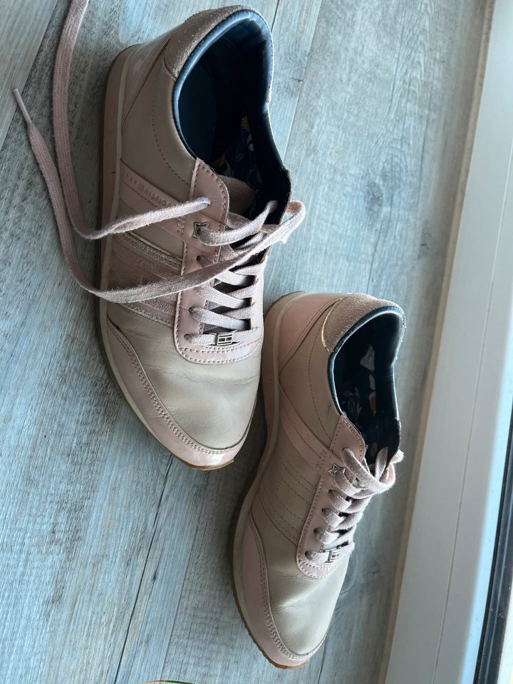 Tommy Hilfiger Damenschuhe Sneaker rosa Gr 39 in Öhringen