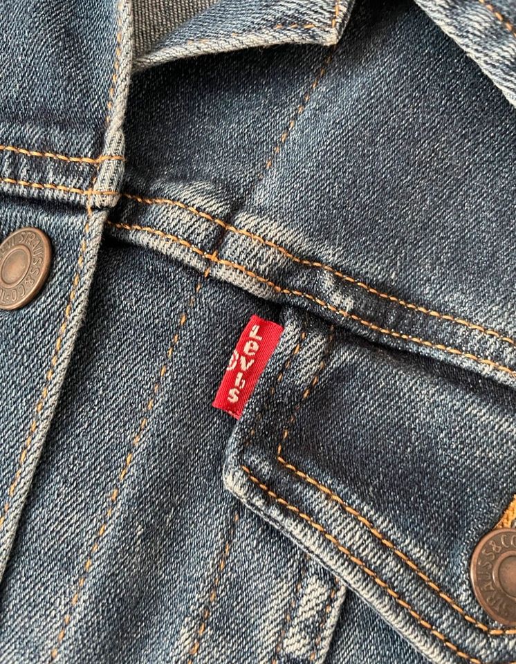 Levi Levi’s Jeans Jeansjacke Größe S 36 in Wuppertal