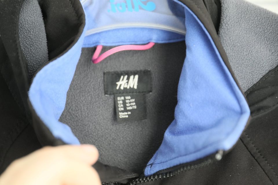 H&M Softshelljacke schwarz Gr. 146 sehr gut in Potsdam