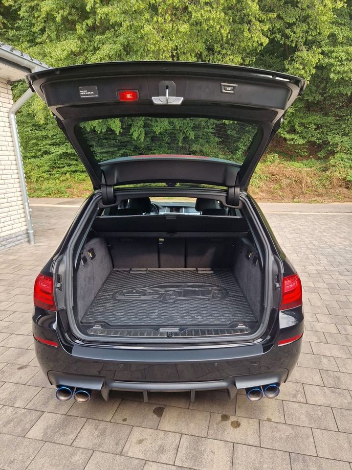 BMW 520d Touring - M-Paket in Kreuzau