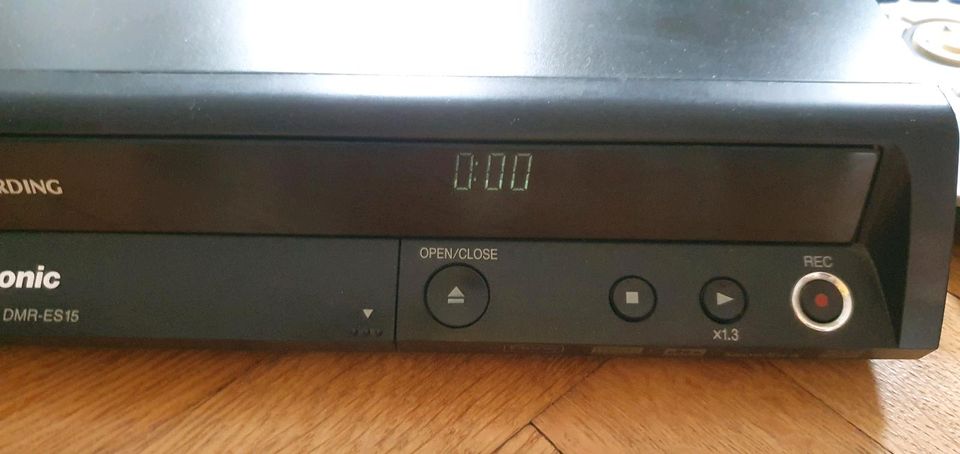 Panasonic DVD Recorder DMR-ES 15 in Nürnberg (Mittelfr)