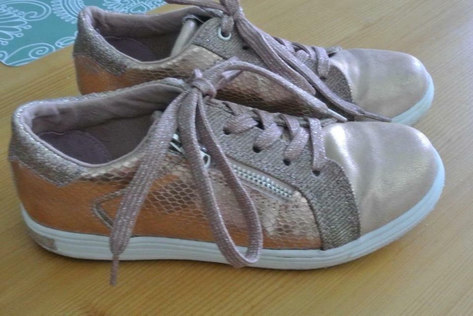 Mädchen Halbschuhe rose-gold Glitzer von BeMega Größe 34 in Essen