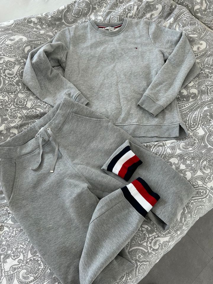 Tommy Hilfiger Jogginganzug Grau in Wismar