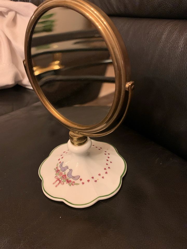 Vintage Kosmetik Spiegel mit Schälchen in Germering