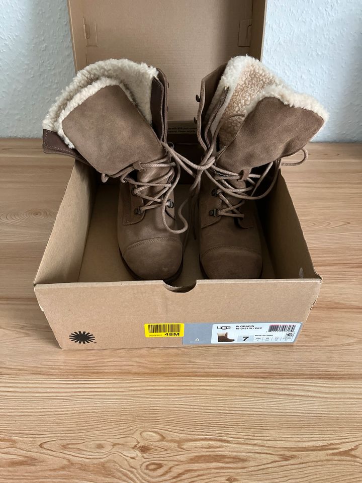 UGG Winterstiefel Größe 38 in Bottrop