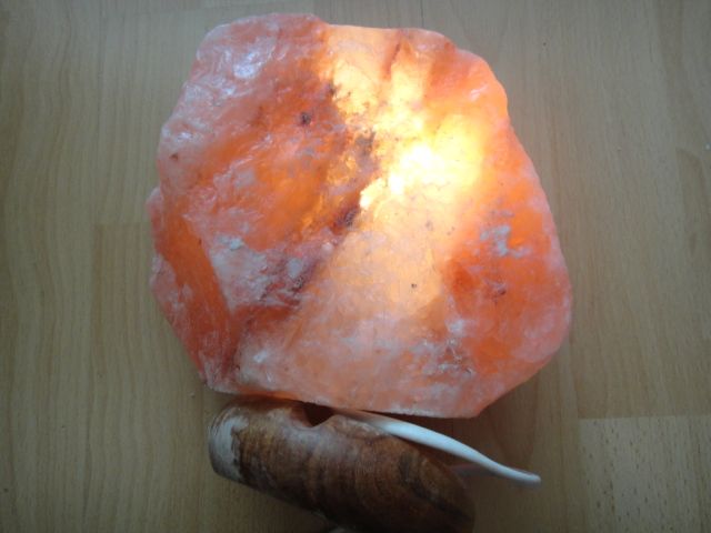 Salzkristall-Lampe Stein Tischleuchte Wohnzimmer orange neuw. in Hannover