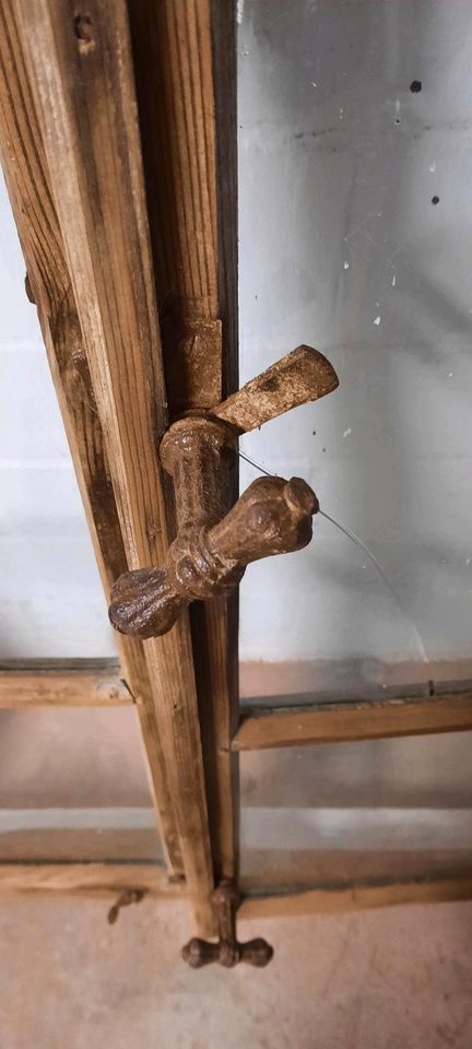 Holzfenster Unikat in Schaalby