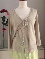 Strickjacke mit passendem Top aus Viskosemix  Größe 40/42 Frankfurt am Main - Innenstadt Vorschau