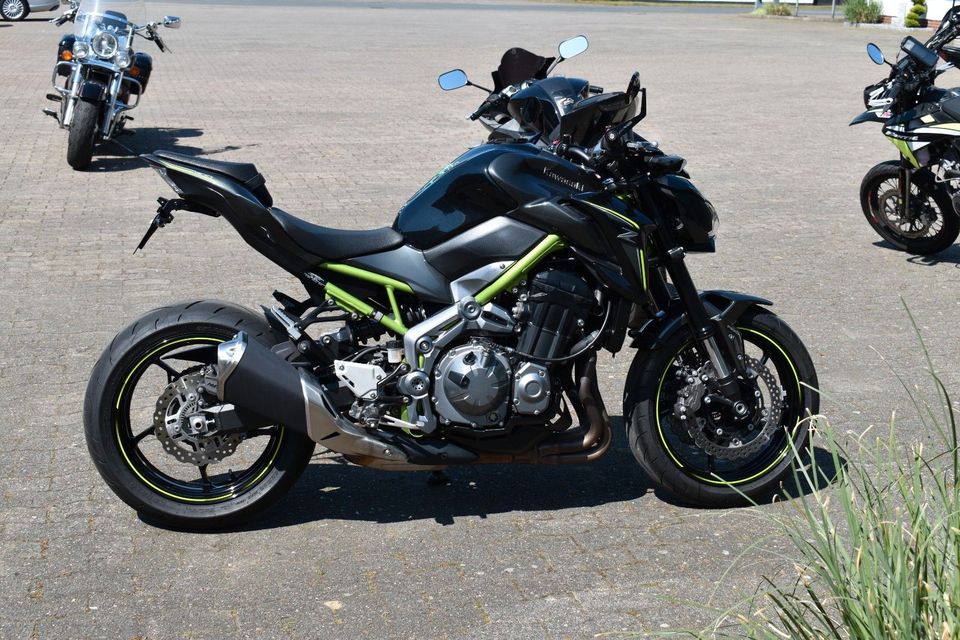 Kawasaki Z 900 *TOP*Reifen NEU in Stemshorn