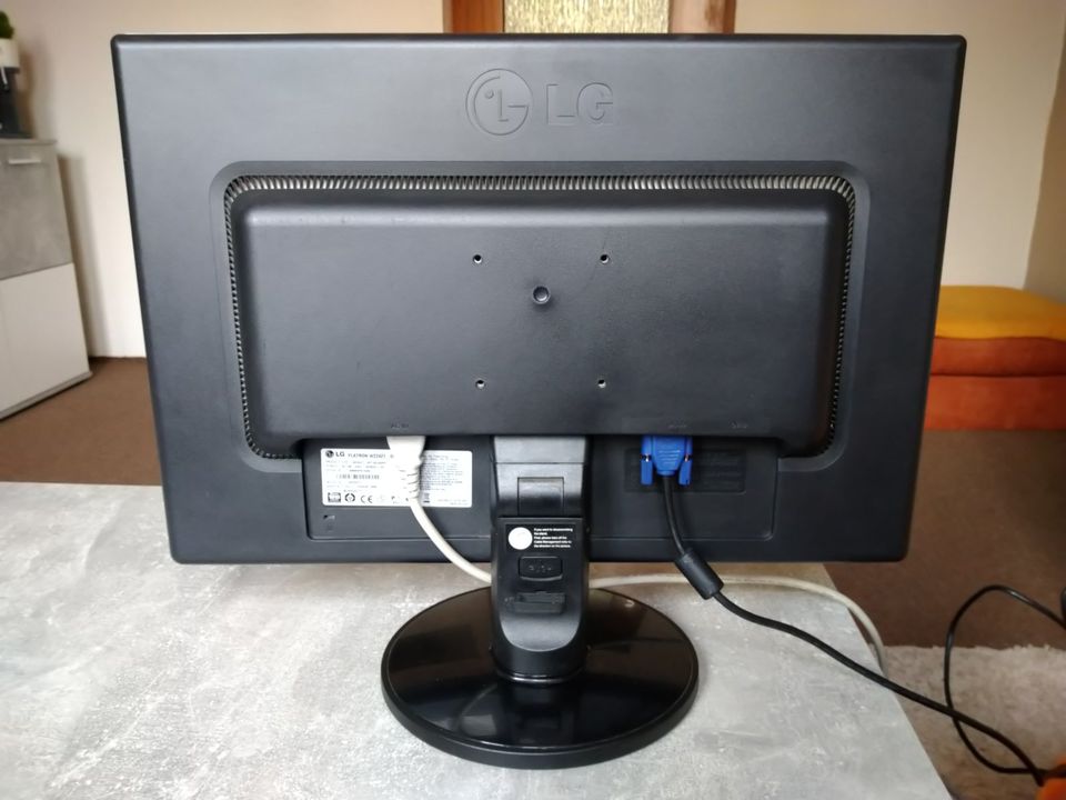 Flach-monitor LG Flatron W2242T-DF    22 zoll in Neumünster