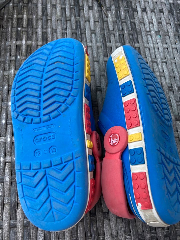 Crocs Lego C12/C13 blau in Mechernich