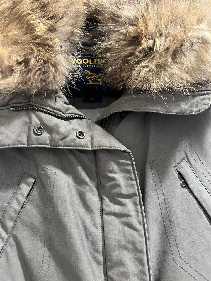 Woolrich Daunen Parka mantel xs khaki olive grün xs 34 Jacke in Köln