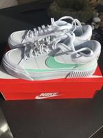 Nike Air Court 38 NEU. Sneaker Bayern - Stephanskirchen Vorschau