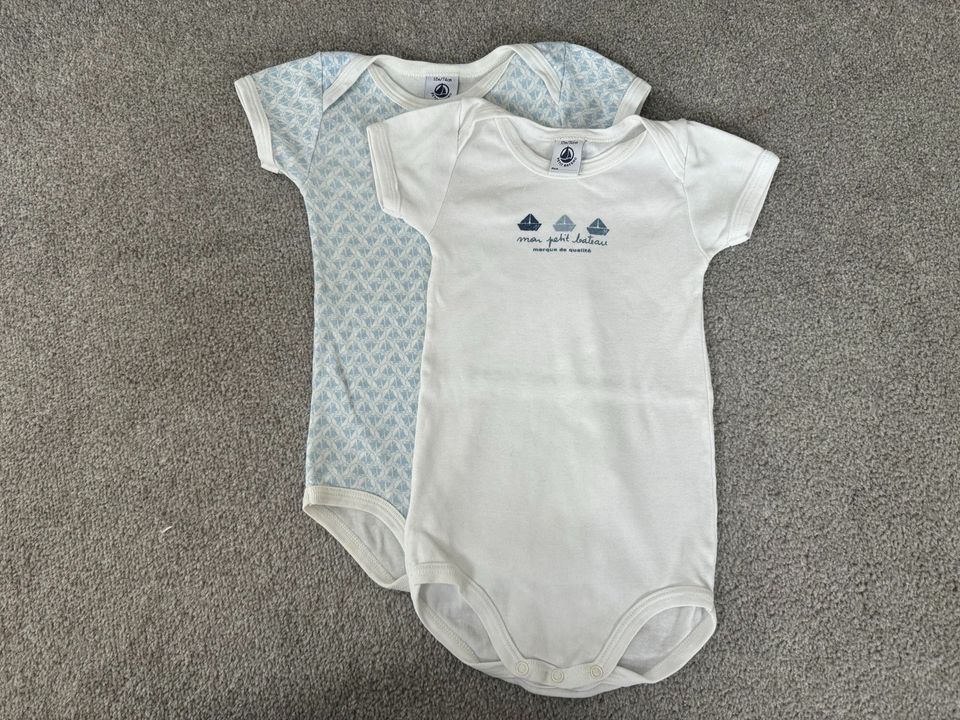 Petit Bateau Bodys mit Schiffen (74cm/12 Monate) cktc74 in Burscheid