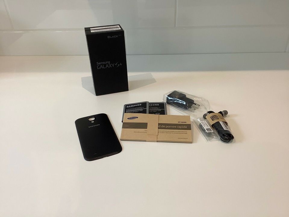 Zubehör + Verpackung vom Samsung S4 Black Edition (Limited) in  Niedersachsen - Langwedel | Samsung Handy gebraucht kaufen | eBay  Kleinanzeigen ist jetzt Kleinanzeigen