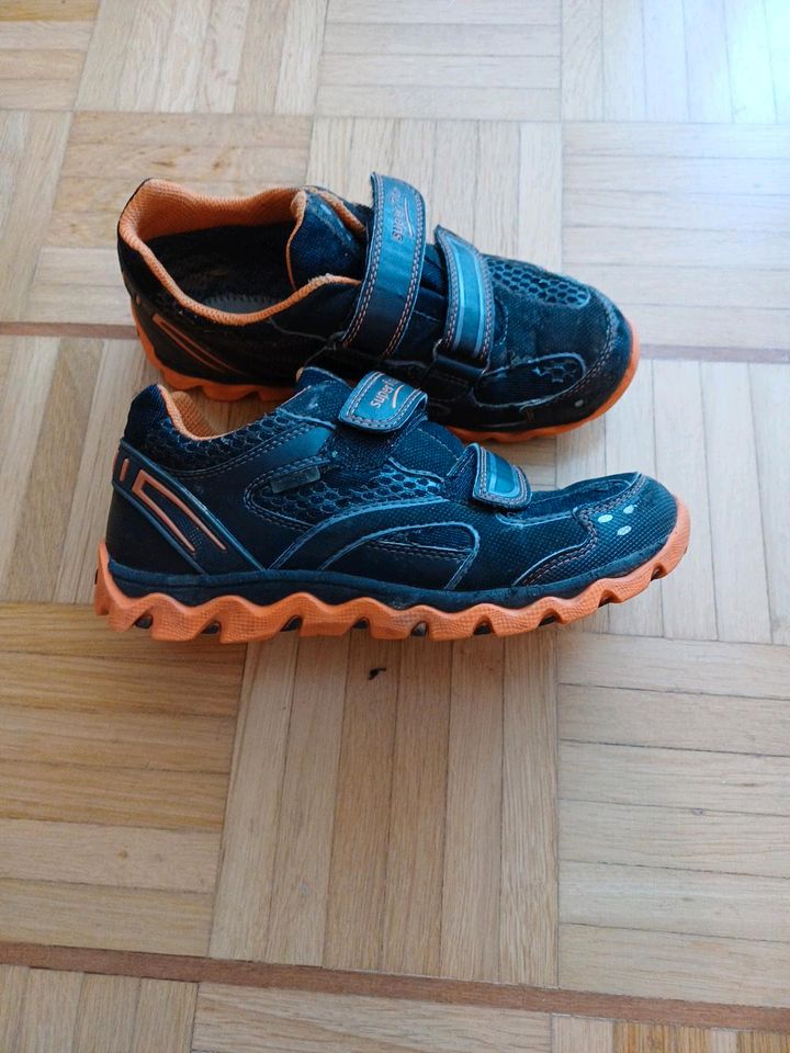 Jungen Schuhe gr.34 in Weikersheim