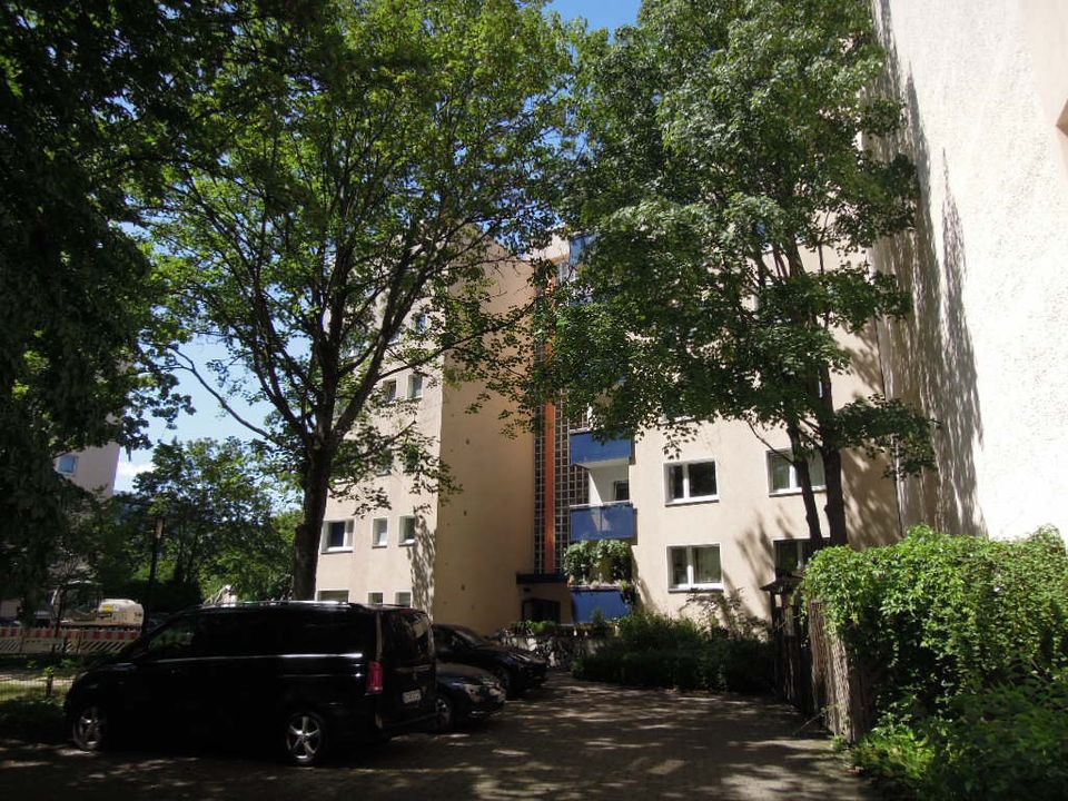 Wunderschöne Zweizimmerwohnung mit Aufzug und Balkon in Berlin in Berlin