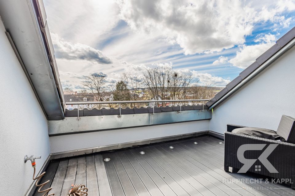 Exklusives Penthouse mit Luxusausstattung und einem Traum von Terrasse in begehrter Lage Weiden´s in Weiden (Oberpfalz)