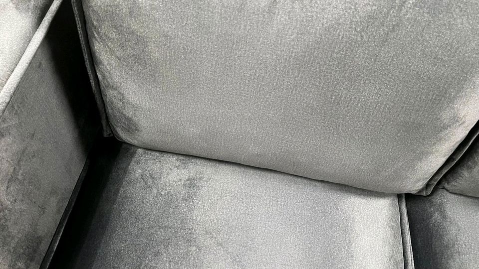 Sofa Couch Samt grau Wohnlandschaft Möbel Outlet Hütte wohnen in Georgsmarienhütte