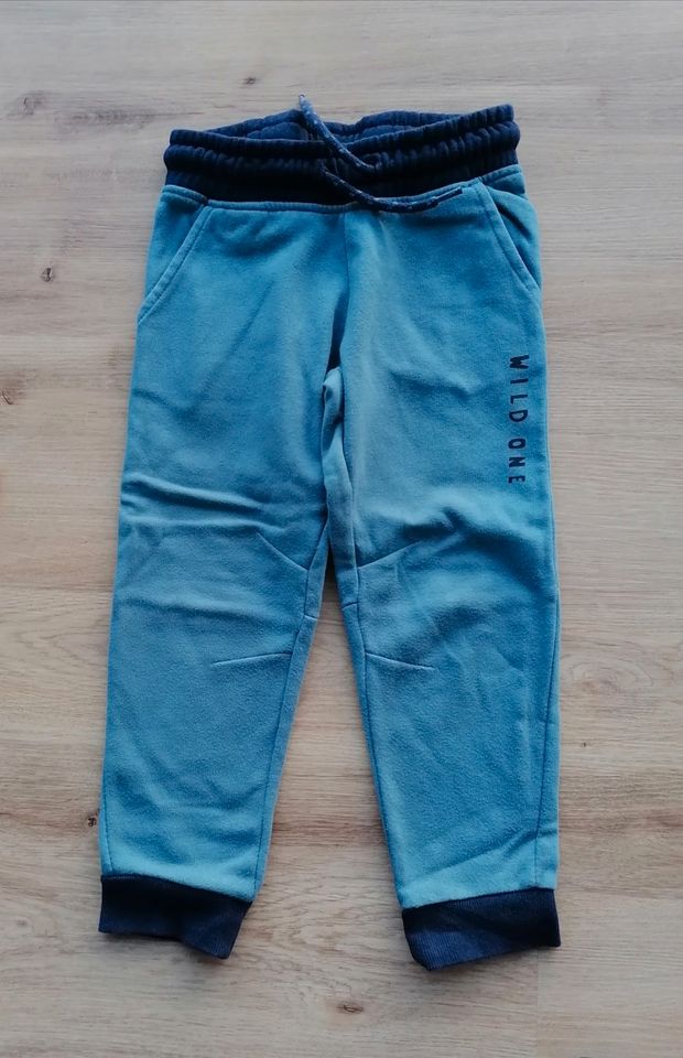 lupilu Sweathose Jogger mit weicher, warmer Innenseite Gr. 98 104 in  Baden-Württemberg - Westhausen | Babykleidung Größe 98 kaufen | eBay  Kleinanzeigen ist jetzt Kleinanzeigen