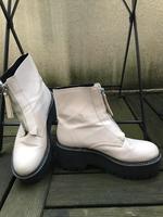 Klobige Stiefel im 90er-Jahre-Stil von H&M Berlin - Tempelhof Vorschau