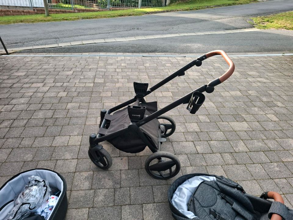 Kombi Kinderwagen Life+ BLACK  LINE in Veilsdorf