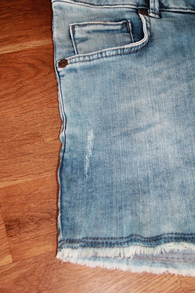 Jeans-Shorts mit Fransen von FIT-Z, Gr. 170 in Marburg