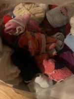 Baby Socken, werden dann beim Kleider Paket mit geschenkt München - Aubing-Lochhausen-Langwied Vorschau