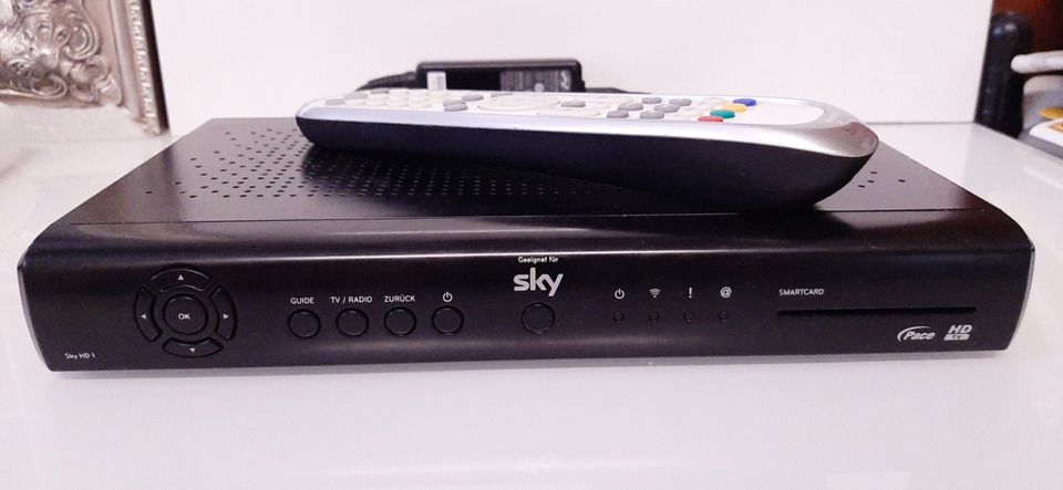 Sky Receiver Model Nr: DS830NP in München