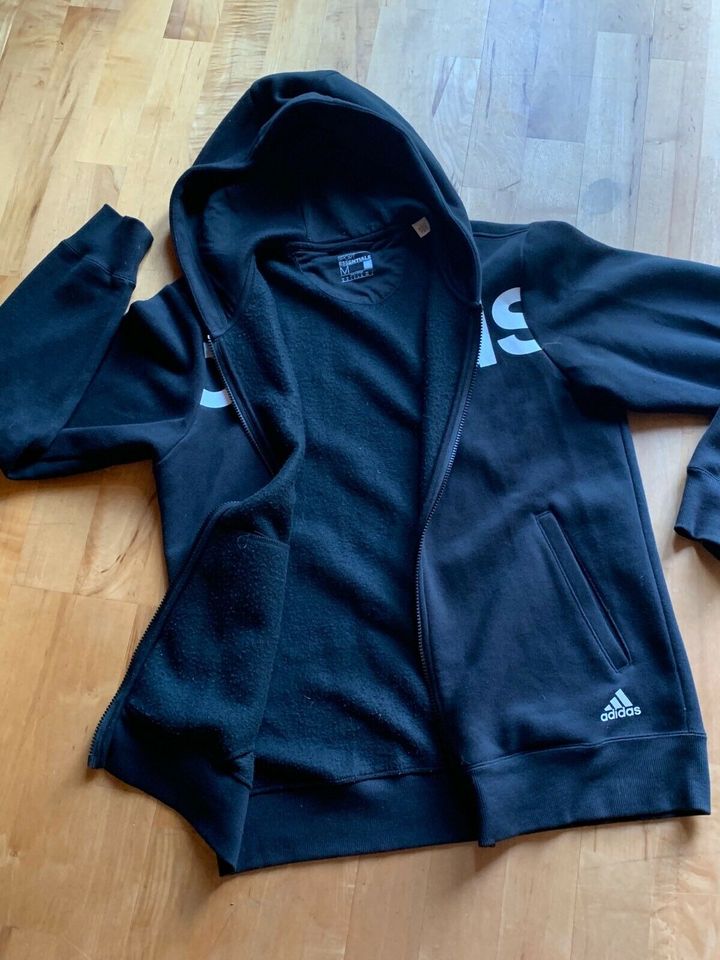 ADIDAS Kapuzenjacke  schwarz Gr. M mit Logo in Winnweiler